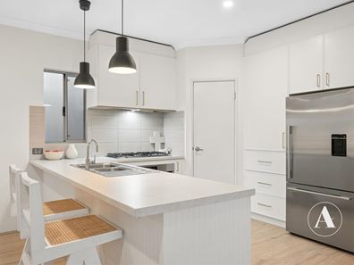 2 Wolfson Way, Piara Waters WA 6112