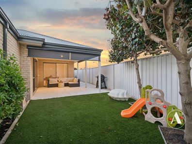 2 Wolfson Way, Piara Waters WA 6112