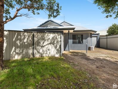 1/5 Turner Place, Kelmscott WA 6111