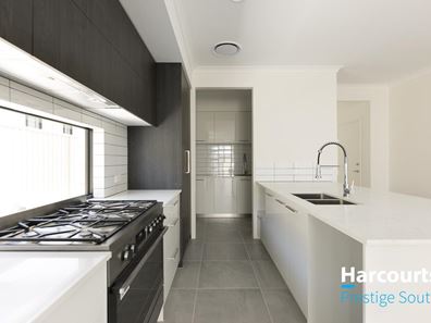 5 Thomson Street, Alkimos WA 6038