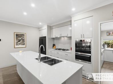 99 Meere Lane, Doubleview WA 6018