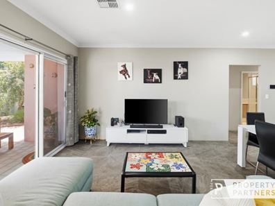 99 Meere Lane, Doubleview WA 6018