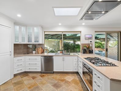 14 Callistemon Close, Helena Valley WA 6056