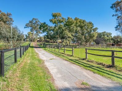 55 Robert Street, Henley Brook WA 6055