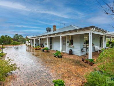 19 Meadowbrook Ramble, Bullsbrook WA 6084