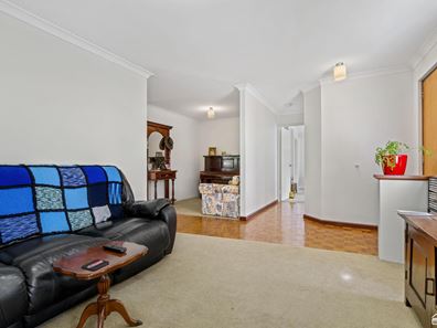6 Firetail Court, Seville Grove WA 6112