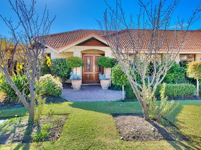 15 Shadycroft Retreat, Dianella WA 6059