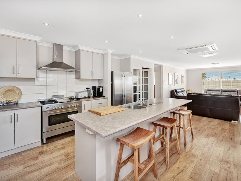 75 Columbus Boulevard, Wandina