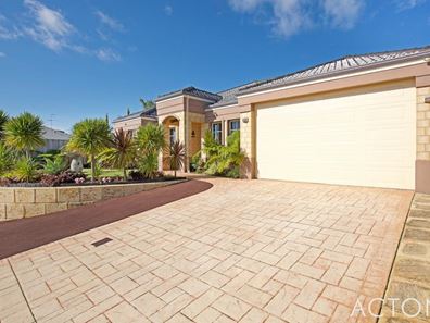 23 Seaforth Drive, Halls Head WA 6210