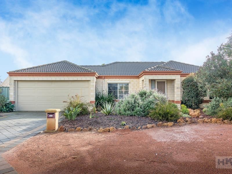 26A Lombardy Crescent, Caversham
