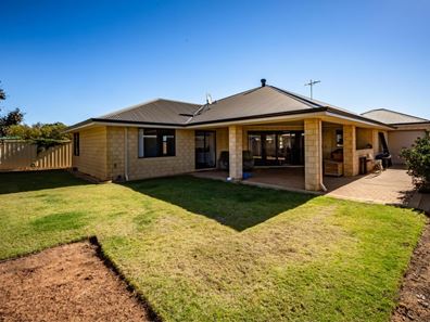 12 Peak Street, Drummond Cove WA 6532