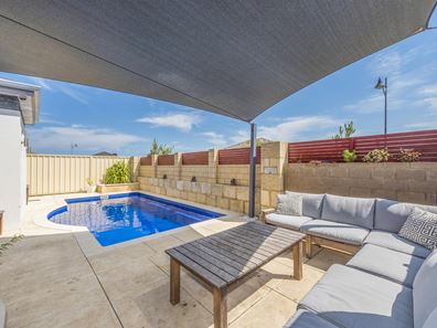 4 Frenchmans Crescent, Secret Harbour WA 6173