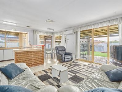 1 Browning Way, Lake Coogee WA 6166