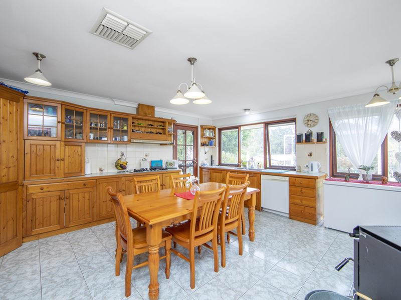 940 Cook Street, Mount Helena