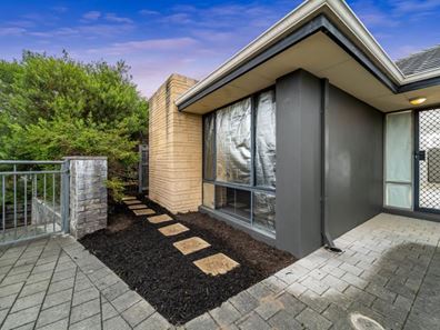1 Pineroo Terrace, Ellenbrook WA 6069