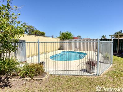 12 Limoges Elbow, Port Kennedy WA 6172