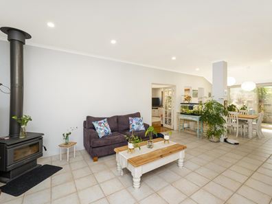 38 St Ettiene Gardens, Port Kennedy WA 6172
