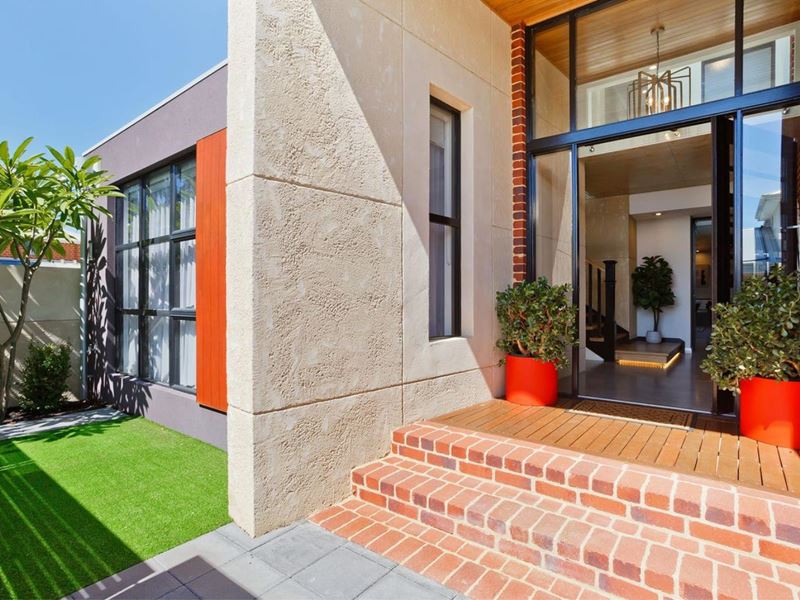 18 Thomas  Street, Bayswater