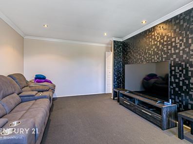 10 Pentecost Loop, Southern River WA 6110