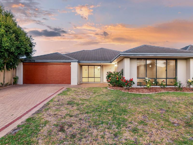 4 Chicladoo Close, Canning Vale WA 6155