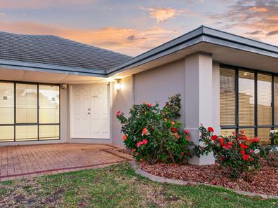 4 Chicladoo Close, Canning Vale WA 6155