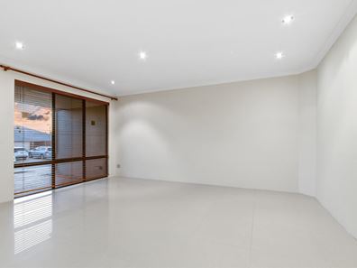 4 Chicladoo Close, Canning Vale WA 6155