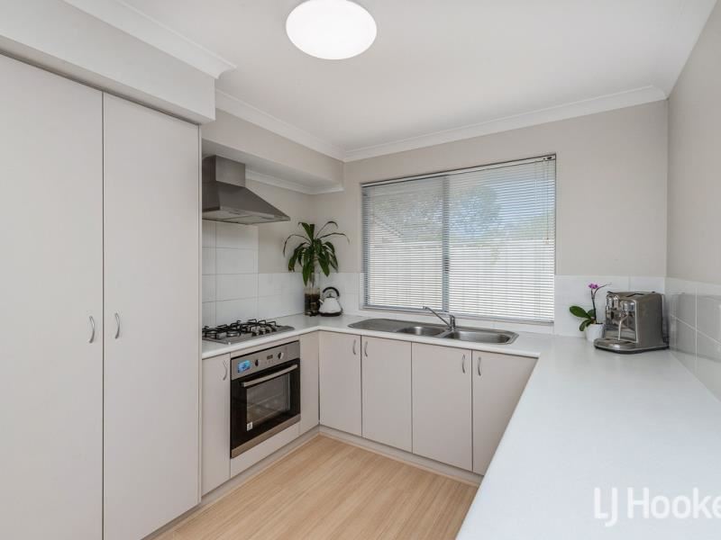 56 Leisure Way, Halls Head WA 6210