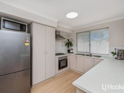 56 Leisure Way, Halls Head WA 6210