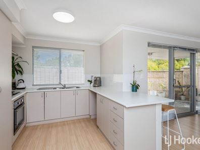 56 Leisure Way, Halls Head WA 6210