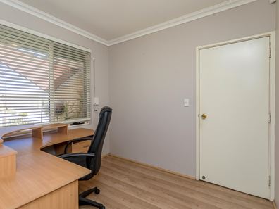 8 Reflections Road, Southern River WA 6110