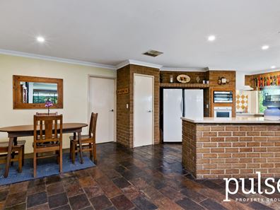 26 Hillock Circle, Leeming WA 6149