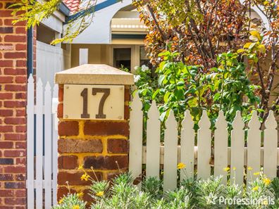 17 Pollard Way, Warnbro WA 6169