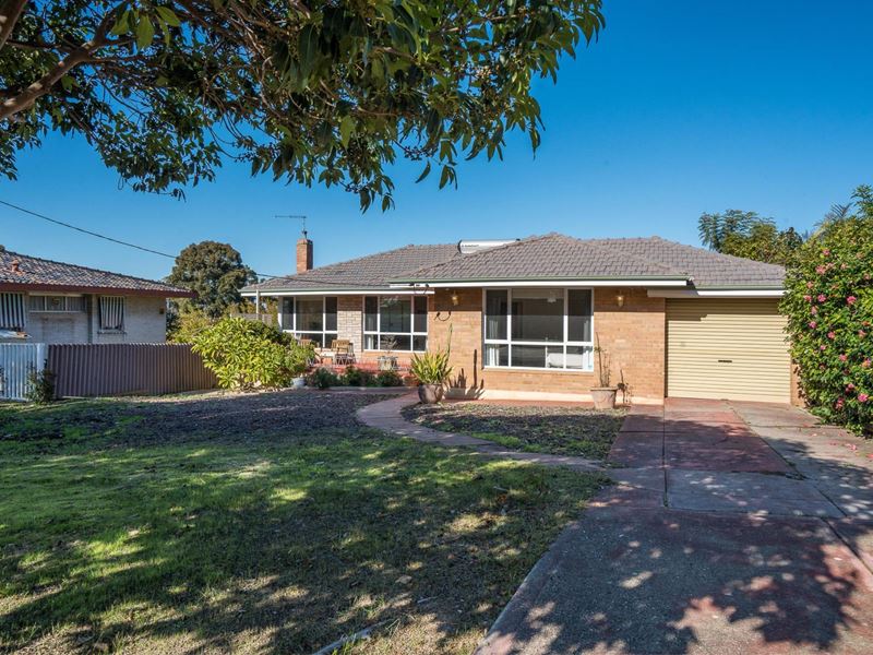 4 Guy Place, Melville WA 6156