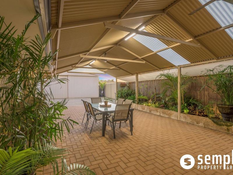 84 Brenchley Drive, Atwell