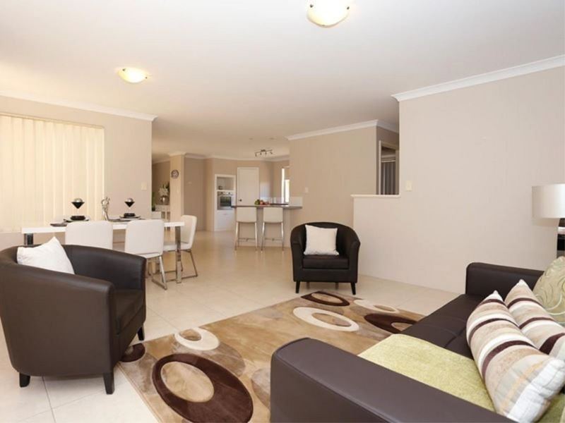 33 Bramshott Approach, Butler