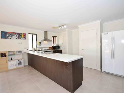 39 Ralphs Street, Seville Grove WA 6112