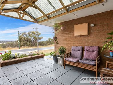 33 Sicklemore Road, Parmelia WA 6167