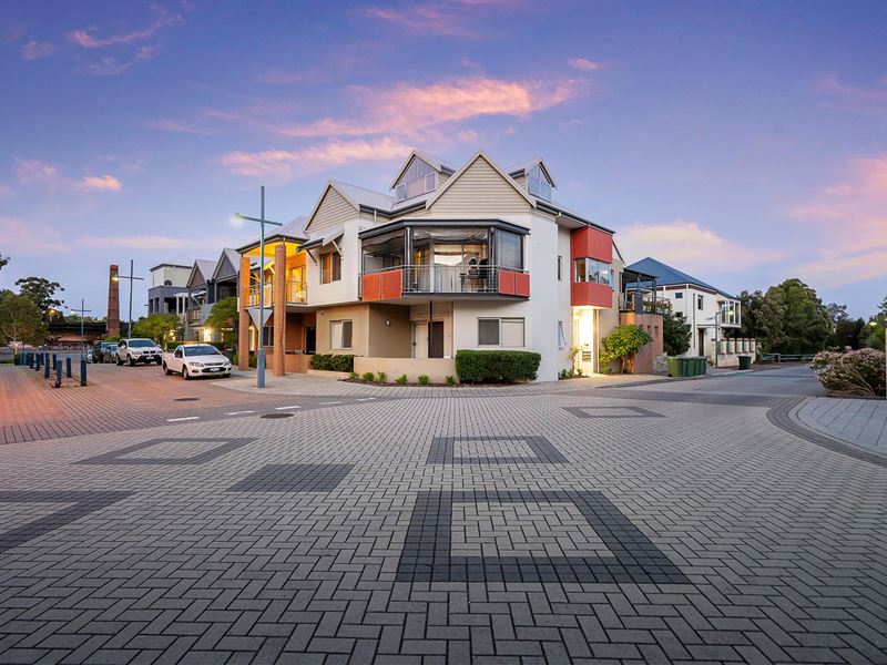 7/3 Marina Drive, Ascot