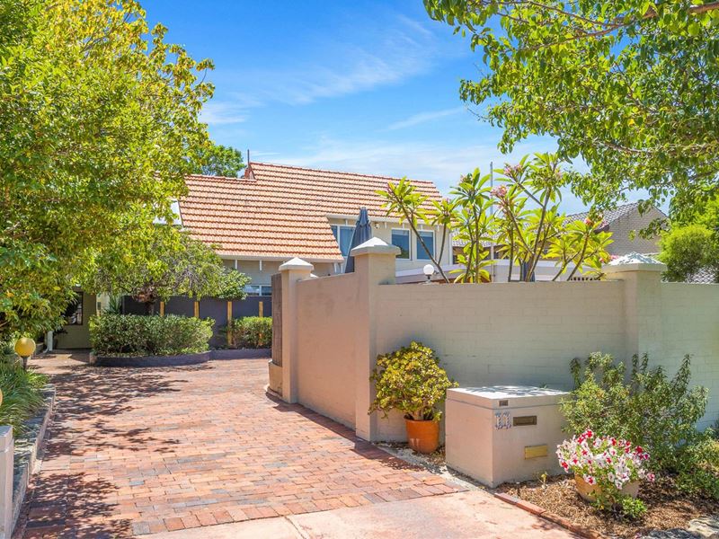 11 Langley Way, Booragoon