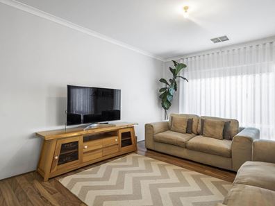 16 Balivanich Loop, Seville Grove WA 6112