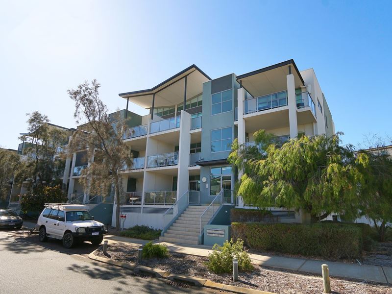 1/30 Malata Crescent, Success WA 6164