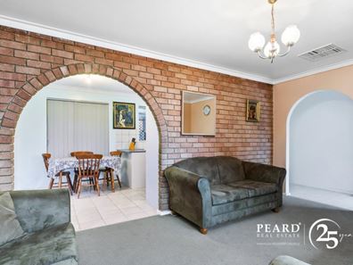 16 Salcombe Way, Warnbro WA 6169