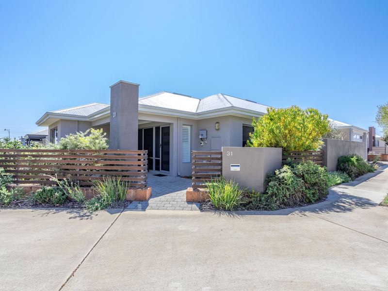 31 Strathclyde Circuit, Champion Lakes