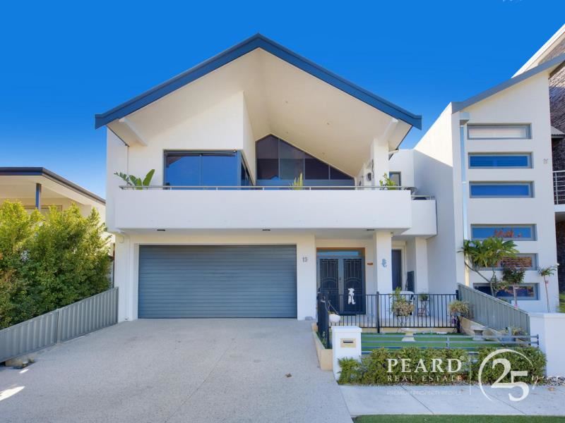 19 Orient Circuit, Hillarys