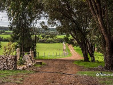 751 Company Road, Greenough WA 6532