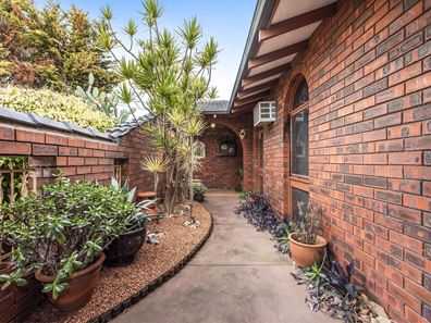 6 Calume  Street, Hillman WA 6168