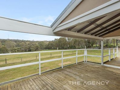 240 Stokes Close, Wooroloo WA 6558