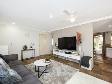 33 Amethyst Place, Maida Vale WA 6057