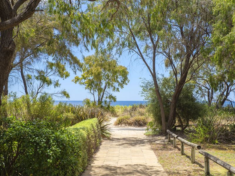 4/12 Little Colin Street, Broadwater
