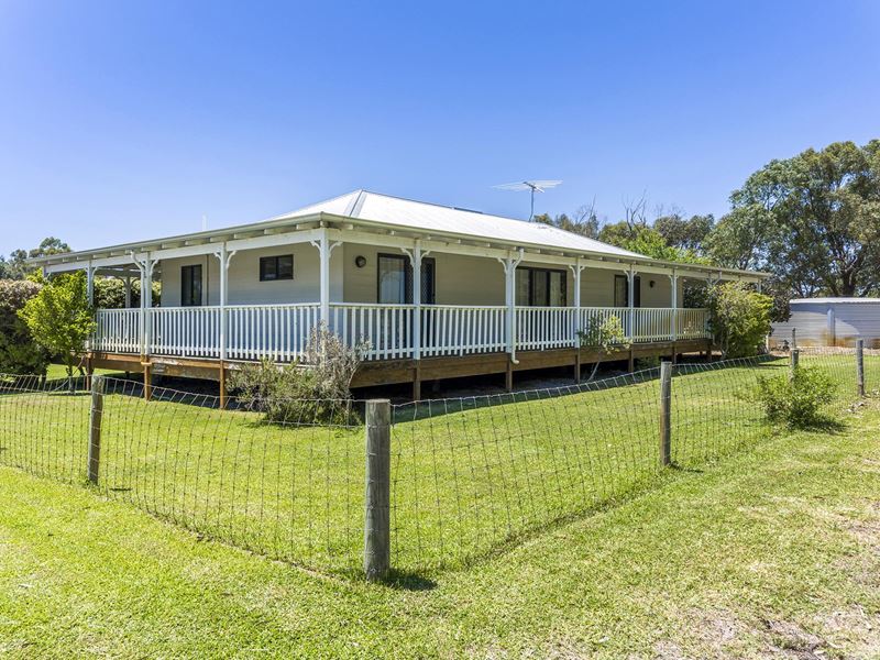 1042 Almeria Parade, Bullsbrook